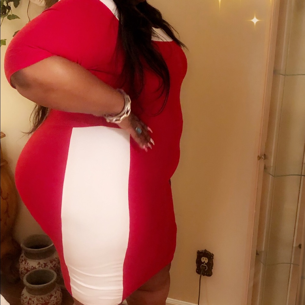 Red, red, red - Picture 4 of 7